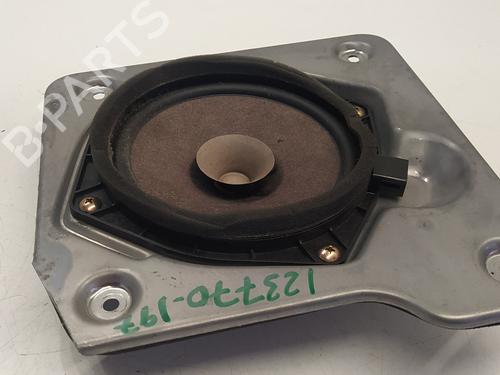 Used Radio MITSUBISHI PAJERO III (V7_W, V6_W) 3.2 Di-D (V68W, V78W) (165 hp) 17067491