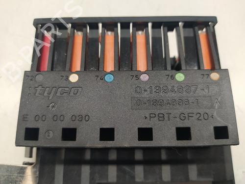 Used Fuse box MERCEDES-BENZ CLS (C219) CLS 350 (219.356) (272 hp) 9816869