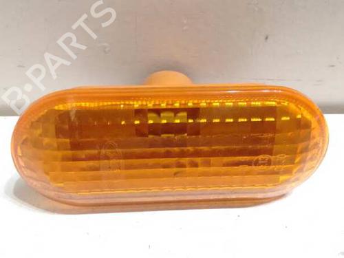 Piloto lateral derecho FORD FIESTA V (JH_, JD_) 1.4 16V (80 hp) 11666382