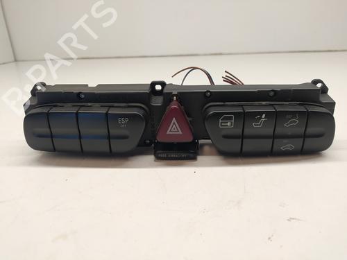 Used Warning switch MERCEDES-BENZ CLK Convertible (A209) CLK 240 (209.461) (170 hp) 9524364