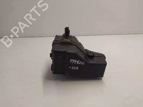 Used Fuse box TOYOTA RAV 4 II (_A2_) [2000-2005]  10989630