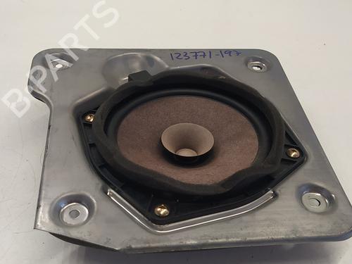 Used Radio MITSUBISHI PAJERO III (V7_W, V6_W) 3.2 Di-D (V68W, V78W) (165 hp) 17067492
