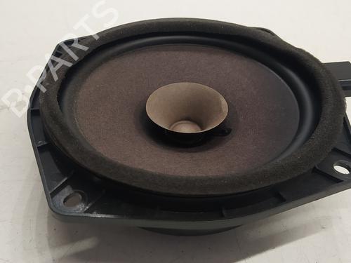 Used Radio MITSUBISHI PAJERO III (V7_W, V6_W) 3.2 Di-D (V68W, V78W) (165 hp) 16708603