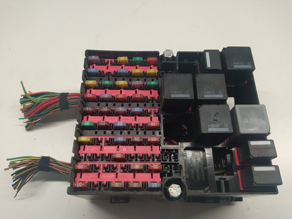 Fuse box FORD FIESTA V (JH_, JD_) 1.4 TDCi 9125114 BParts