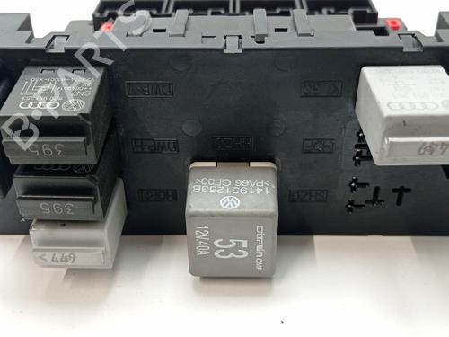 Fuse box SEAT LEON (1P1) | BP27484498E1