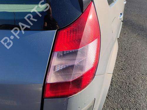 Używane Lampa tylna prawa RENAULT SCÉNIC II (JM0/1_) 1.9 dCi (JM0G, JM12, JM1G, JM2C) (120 hp) 29630778