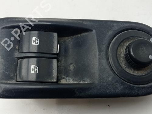 Used Left front window switch NISSAN PRIMASTAR Van (X83) 2.0 dCi 115 (114 hp) 30097542
