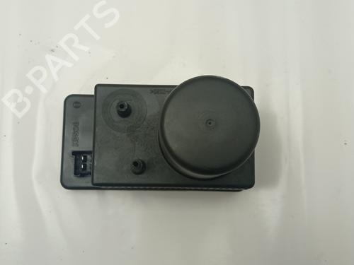 Used Comfort control module Comfort control module MERCEDES-BENZ E-CLASS Coupe (C207) E 220 CDI / d (207.302, 207.301) (170 hp) 33628522 33628522