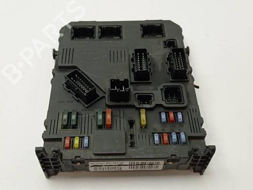 Used Fuse box Fuse box 39196252 39196252