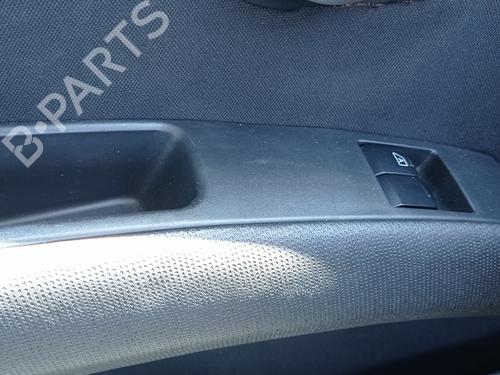 Used Left front window switch NISSAN MICRA III (K12) 1.2 16V (80 hp) 18742712