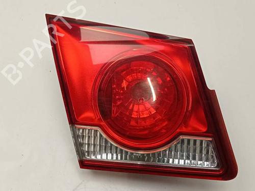 left-tailgate-light-chevrolet-cruze-j300-2009-39203694 main image