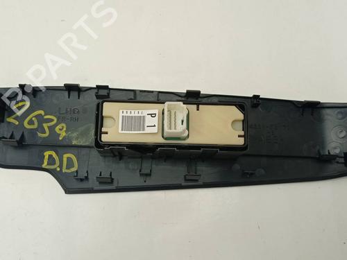 Right front window switch LEXUS IS I (_E1_) | BP36389947I26 - Image 2