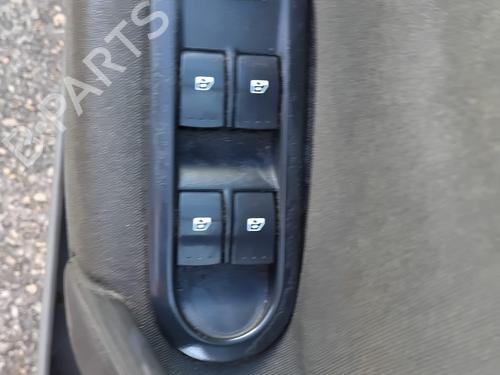 Used Left front window switch RENAULT SCÉNIC II (JM0/1_) 1.9 dCi (JM0G, JM12, JM1G, JM2C) (120 hp) 29630789