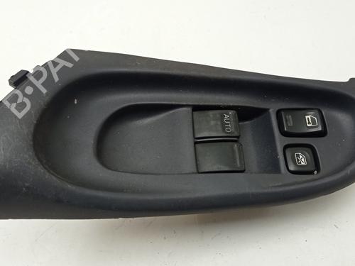 Interrupteur de vitre avant gauche NISSAN ALMERA II (N16) 1.5 (90 hp) 31686629