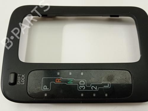 Used Shift knob Shift knob TOYOTA LAND CRUISER PRADO (_J12_) 3.0 D-4D (KDJ120, KDJ125) (163 hp) 30597642 30597642