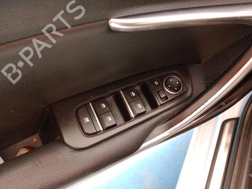 Used Left front window switch Left front window switch KIA CEED (CD) 1.4 T-GDI (140 hp) 35987019 35987019