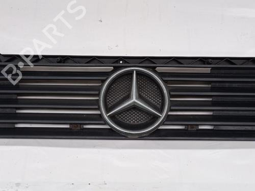 Used Grille MERCEDES-BENZ MB Van (W631) D (631.332, 631.342) (75 hp) 31992041