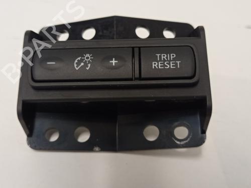 Used Switch NISSAN QASHQAI II (J11, J11_) 1.6 dCi ALL MODE 4x4-i (130 hp) 30788281