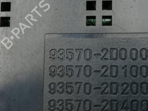 Left front window switch HYUNDAI ELANTRA III Saloon (XD) 2.0 CRDi | BP39597794I27 - Image 2