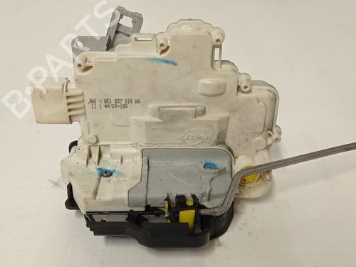 Venstre fortil lås AUDI A4 B7 (8EC) 2.0 TDI 16V (140 hp) 23132563