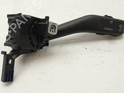 Used Steering column stalk SEAT LEON (1P1) [2005-2013]  24036946