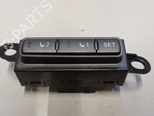 Switch INFINITI Q50 50 D | BP29401466I30 