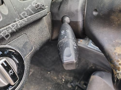 Used Switch MERCEDES-BENZ C-CLASS (W204) [2007-2015]  24802596