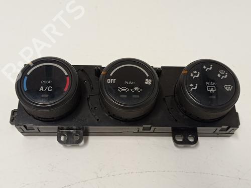 Used Climate control SUZUKI GRAND VITARA I (FT, HT) 2.0 HDI 110 4x4 (SQ420D, TD82V) (109 hp) 7094035