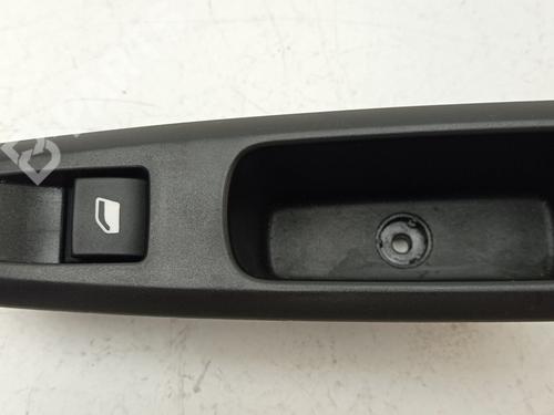 Used Right rear window switch Right rear window switch CITROËN C3 II (SC_) 1.6 VTi 120 (120 hp) 10347621 10347621