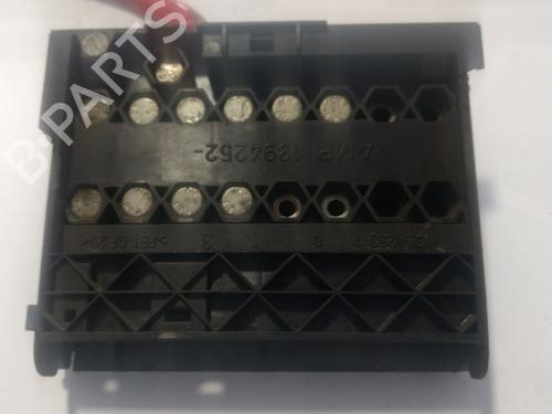 Fuse box FORD FIESTA V (JH_, JD_) 1.4 TDCi | BP8264962E1 