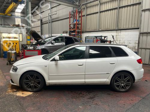 Right headlight AUDI A3 Sportback (8PA)  | BP31671575C29 