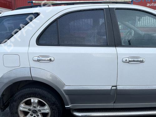 Used Right rear door KIA SORENTO I (JC) [2002-2011]  31946987