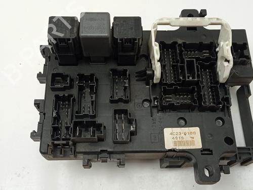 Used Fuse box NISSAN TERRANO II (R20) 2.7 TDi 4WD (125 hp) 25846715