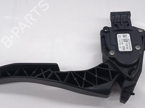 Używane Pedał OPEL INSIGNIA A Saloon (G09) 2.0 CDTI (69) (160 hp) 30644748