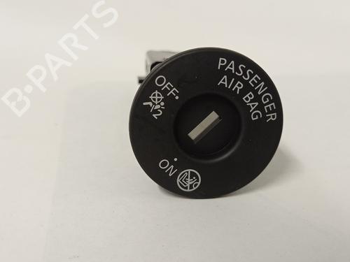 Used Switch NISSAN QASHQAI II (J11, J11_) 1.6 dCi ALL MODE 4x4-i (130 hp) 30792382