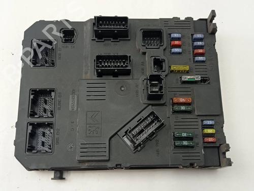 Used Fuse box Fuse box 36885282 36885282