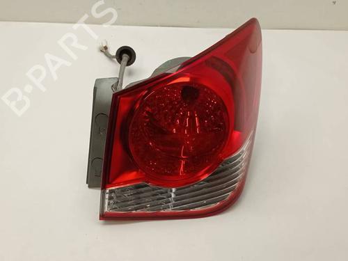 right-taillight-chevrolet-cruze-j300-2009-39193478 main image