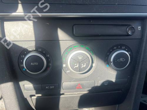 Used Climate control Climate control 39514170 39514170
