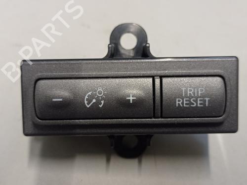 Used Switch INFINITI Q50 50 D (170 hp) 15597816