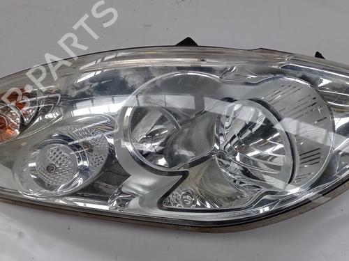 Phare droit RENAULT MASTER III Van (FV) 2.3 dCi 100 RWD (FV0B, FV0H, FV0K) (101 hp) 31979370