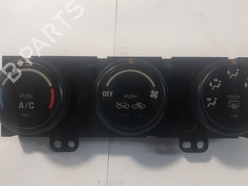 Used Climate control SUZUKI GRAND VITARA I (FT, HT) 2.0 HDI 110 16V 4x4 (SQ420D, TD83V) (109 hp) 8305514