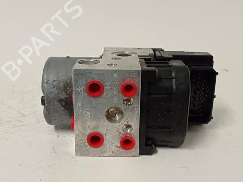 Used ABS pump FORD MONDEO II (BAP) 1.8 TD (90 hp) 7092544