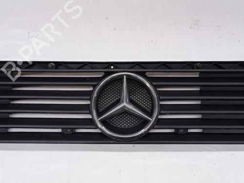 Used Grille MERCEDES-BENZ MB Van (W631) D (631.332, 631.342) (75 hp) 31992042