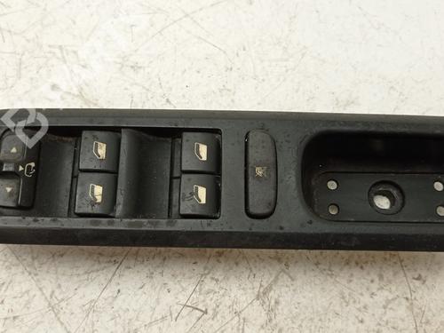 Used Left front window switch Left front window switch PEUGEOT 407 (6D_) 2.0 (6DRFNB, 6DRFNE) (136 hp) 8752764 8752764