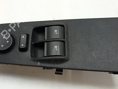 Used Left front window switch FIAT GRANDE PUNTO (199_) 1.3 D Multijet (75 hp) 32046533