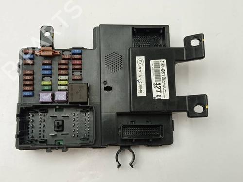 Used Fuse box Fuse box 38091485 38091485