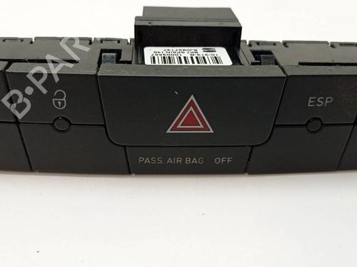 Used Warning switch Warning switch SEAT IBIZA IV (6J5, 6P1) [2008-2017] 40157218 40157218