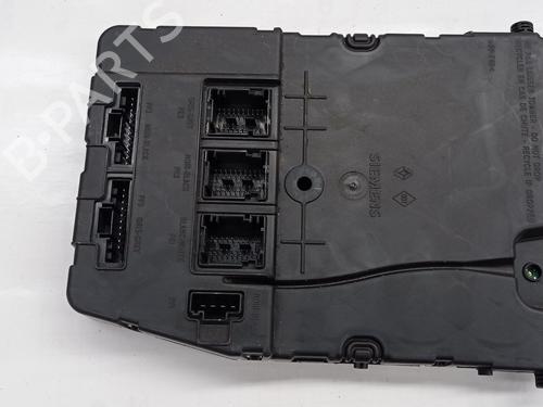 Used Fuse box RENAULT MEGANE II Saloon (LM0/1_) [2003-2025]  10568541