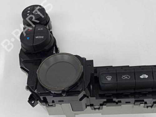 Used Climate control HONDA JAZZ III (GE_, GG_, GP_, ZA_) 1.4 (101 hp) 26453226