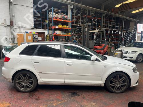 Right headlight AUDI A3 Sportback (8PA)  | BP31671575C29 